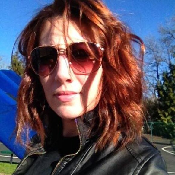 Meet your Posher, Stephanie - Picture 2 of 2